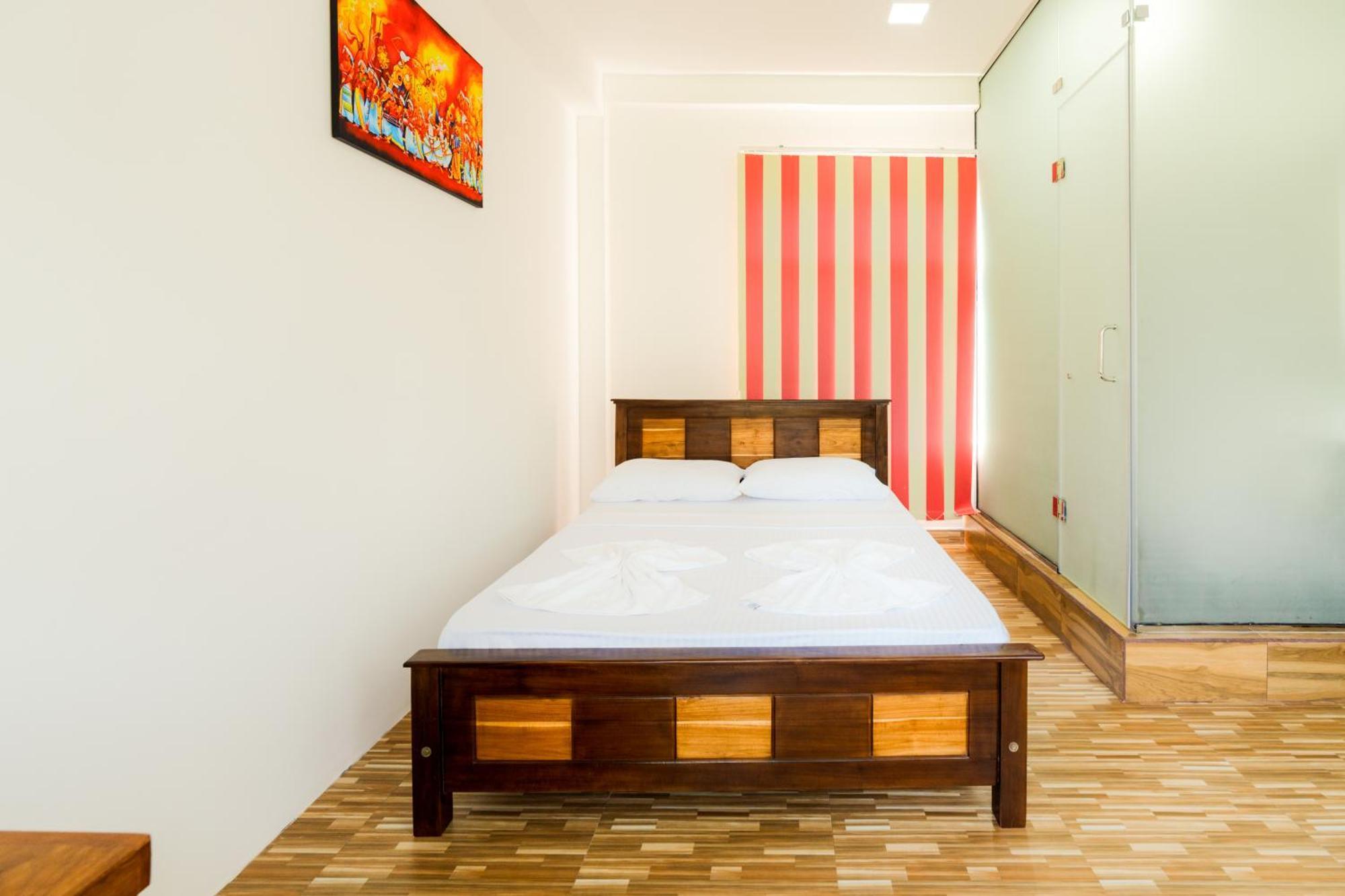Lagoon Step Airport Transit Hotel Katunayaka Bagian luar foto