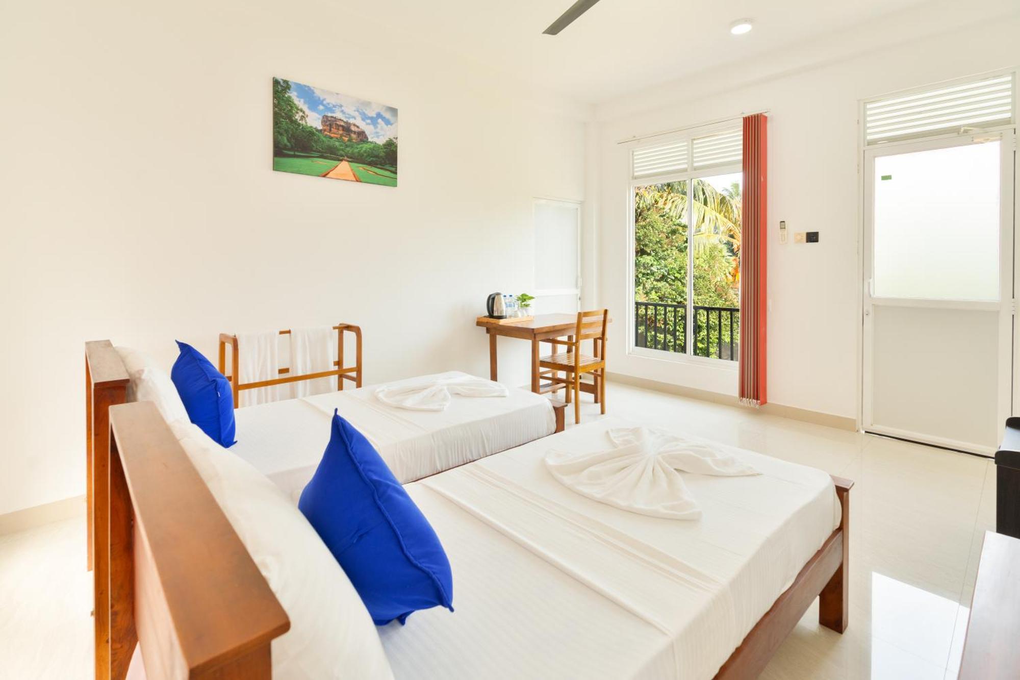 Lagoon Step Airport Transit Hotel Katunayaka Bagian luar foto