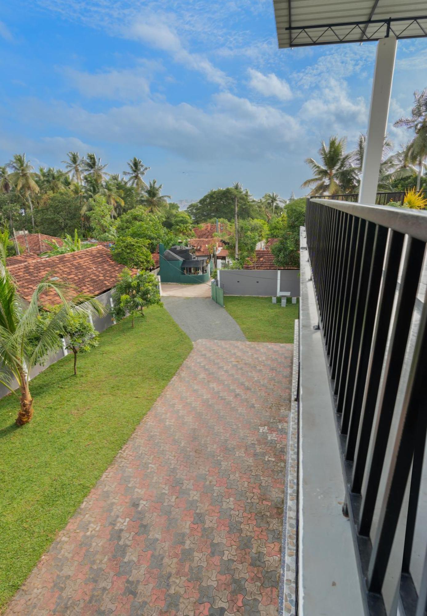 Lagoon Step Airport Transit Hotel Katunayaka Bagian luar foto