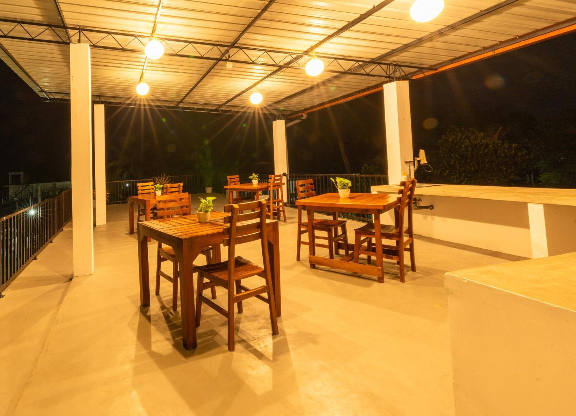 Lagoon Step Airport Transit Hotel Katunayaka Bagian luar foto