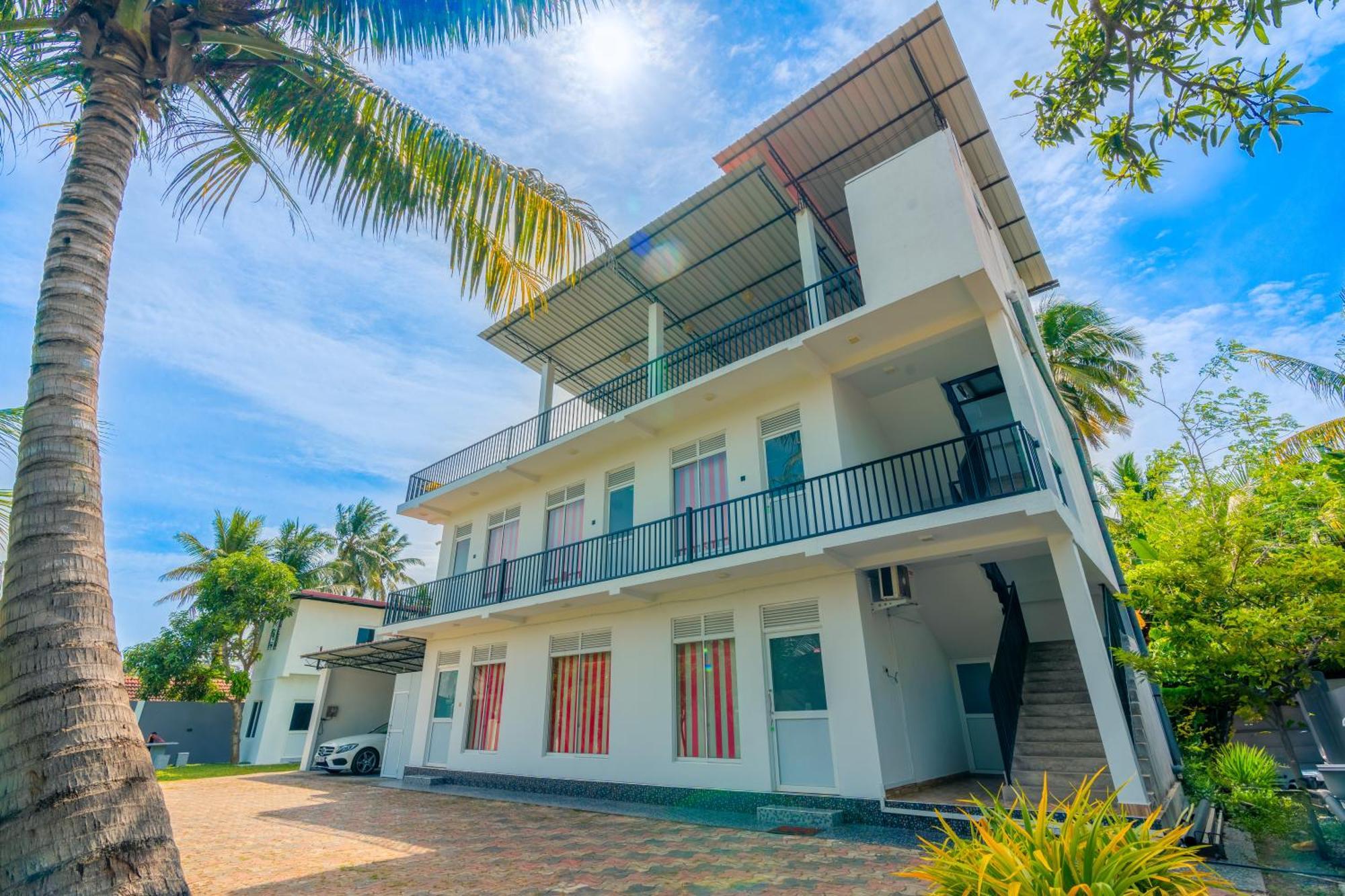 Lagoon Step Airport Transit Hotel Katunayaka Bagian luar foto