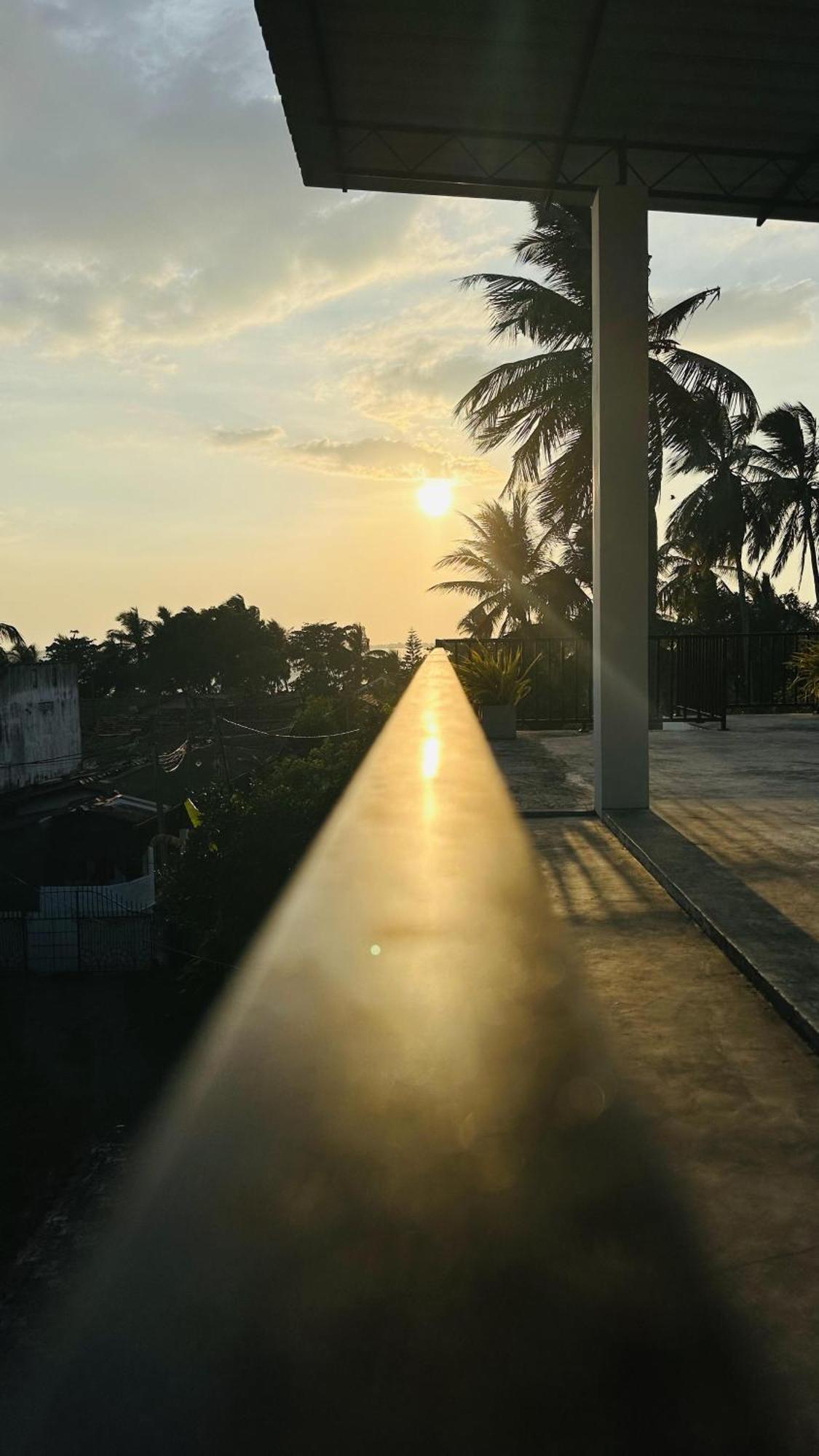 Lagoon Step Airport Transit Hotel Katunayaka Bagian luar foto